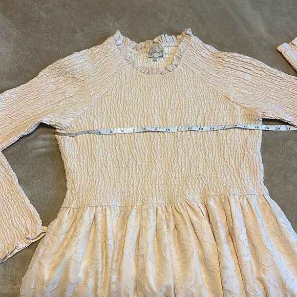 •Daydreaming Again Dainty Jewell’s Dress• - Picture 3 of 4